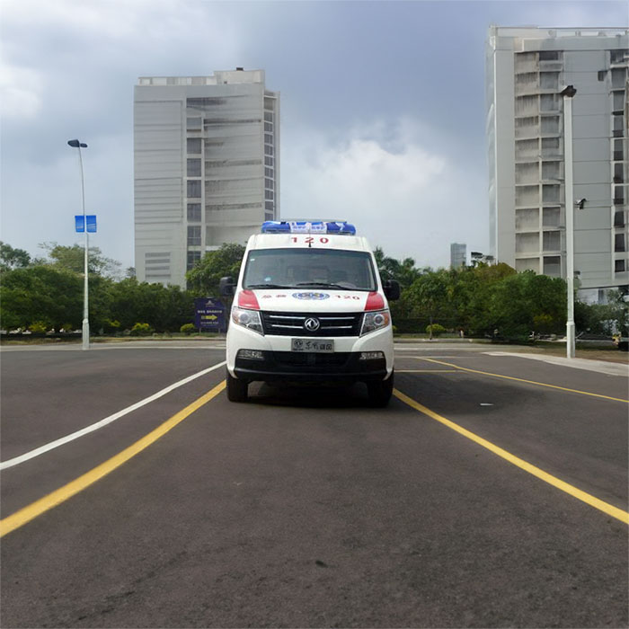 云南昆明市石林县租赁救护车出租到丽江市华坪县救护车租用