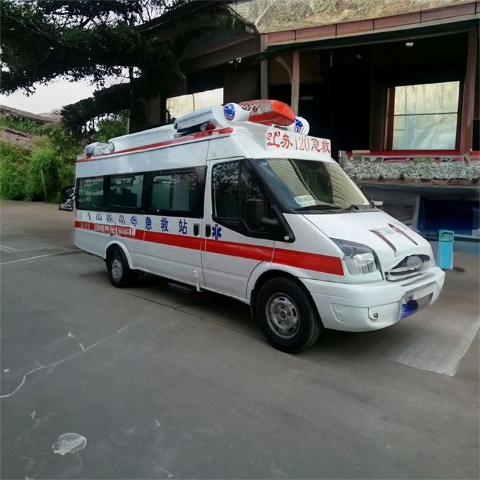 云南省昆明石林正规救护车出租租赁到曲靖市市辖区租救护车护送病人