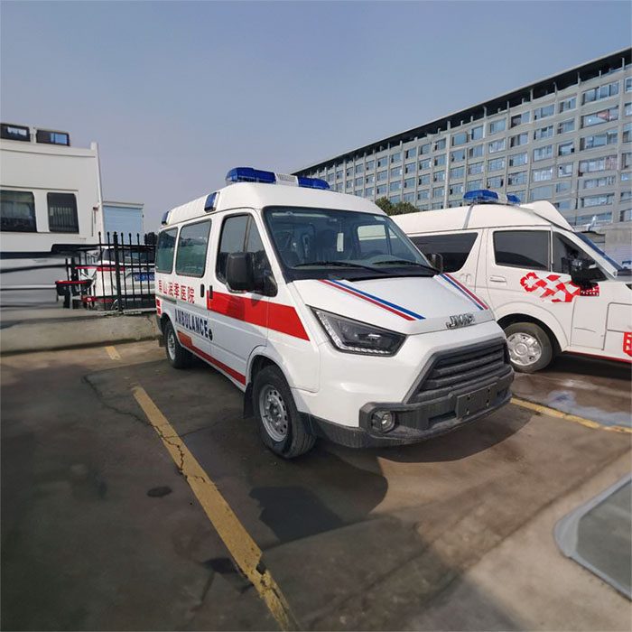 云南昆明石林租私家救护车转院到易门县绿汁卫生院 跨省救护车出租哪里靠谱