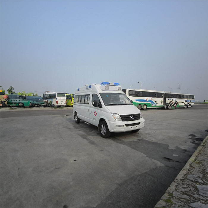 云南昆明西山私人救护车出租到云南省丘北县皮肤病防治站 跨省救护车出租哪个好