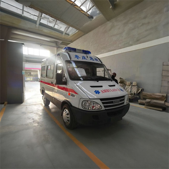 云南省石林租私家救护车转院到云南省老年病医院 救护车出租需要多少钱