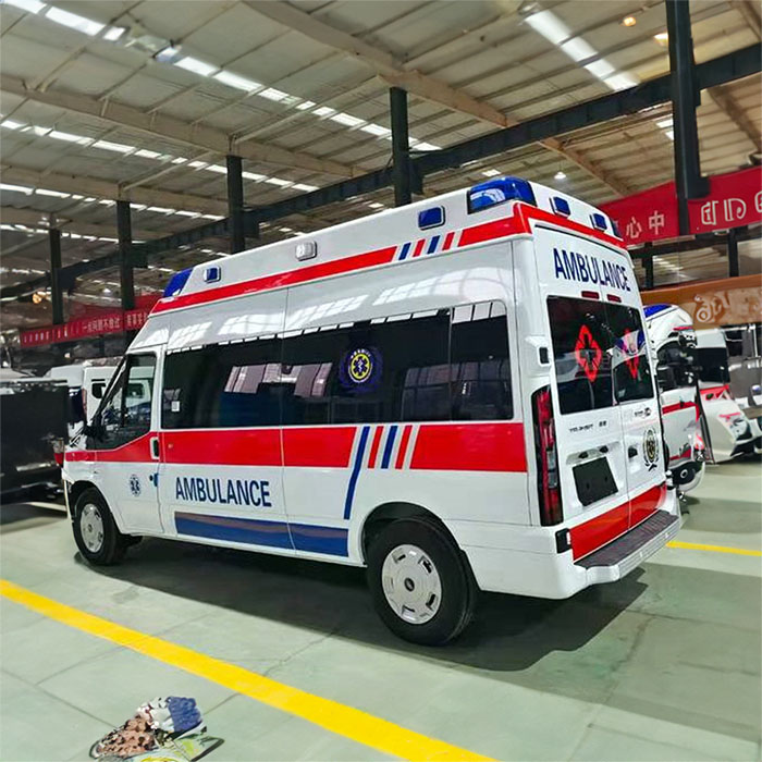 云南省官渡区预约私人救护车租赁到云南昆明市口腔医院 救护车出租一般多少钱