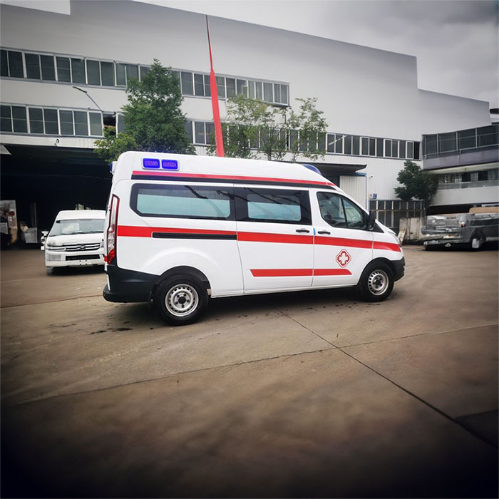 云南省昆明盘龙区租私人救护车到云南昆明市五华区莲华长城社区卫生医院 叫一次救护车多少钱出租