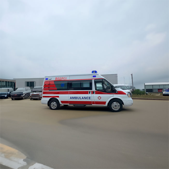 云南昆明市东川区跨省救护车出租转院到曲靖市陆良县异地救护车怎么收费