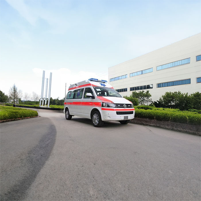 云南昆明市石林租私人急救车到云南大理丽颜美容整形医院 救护车出租公司哪个靠谱