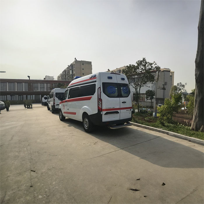 云南省昆明市禄劝县私人救护车租赁到云南省文山市人民医院 出租转院救护车多少钱